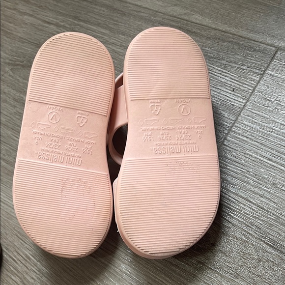 Mini Melissa Brown Kids Sandals with Wolf Design - Picture 5 of 5